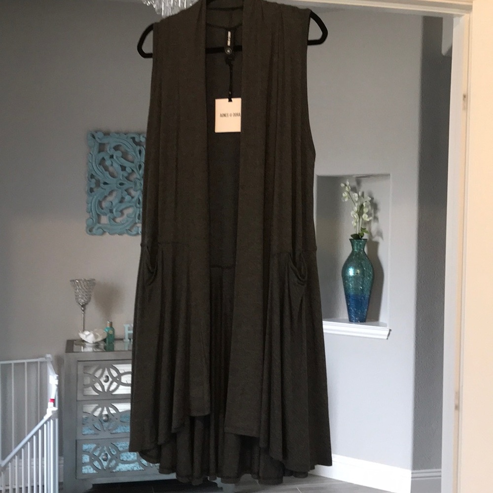 Dark gray cascade vest in modal.